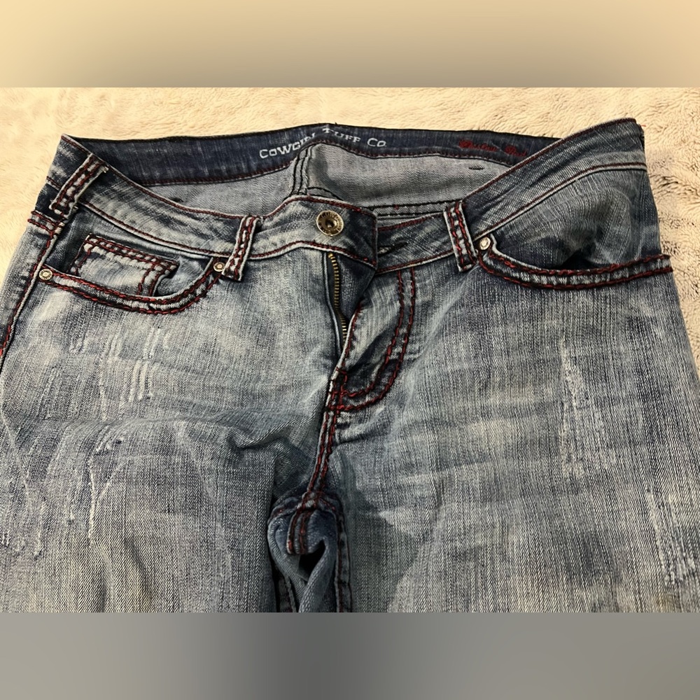 Cowgirl tough Paisley red embroider jeans, women’s 33 x 34. - Picture 4 of 11